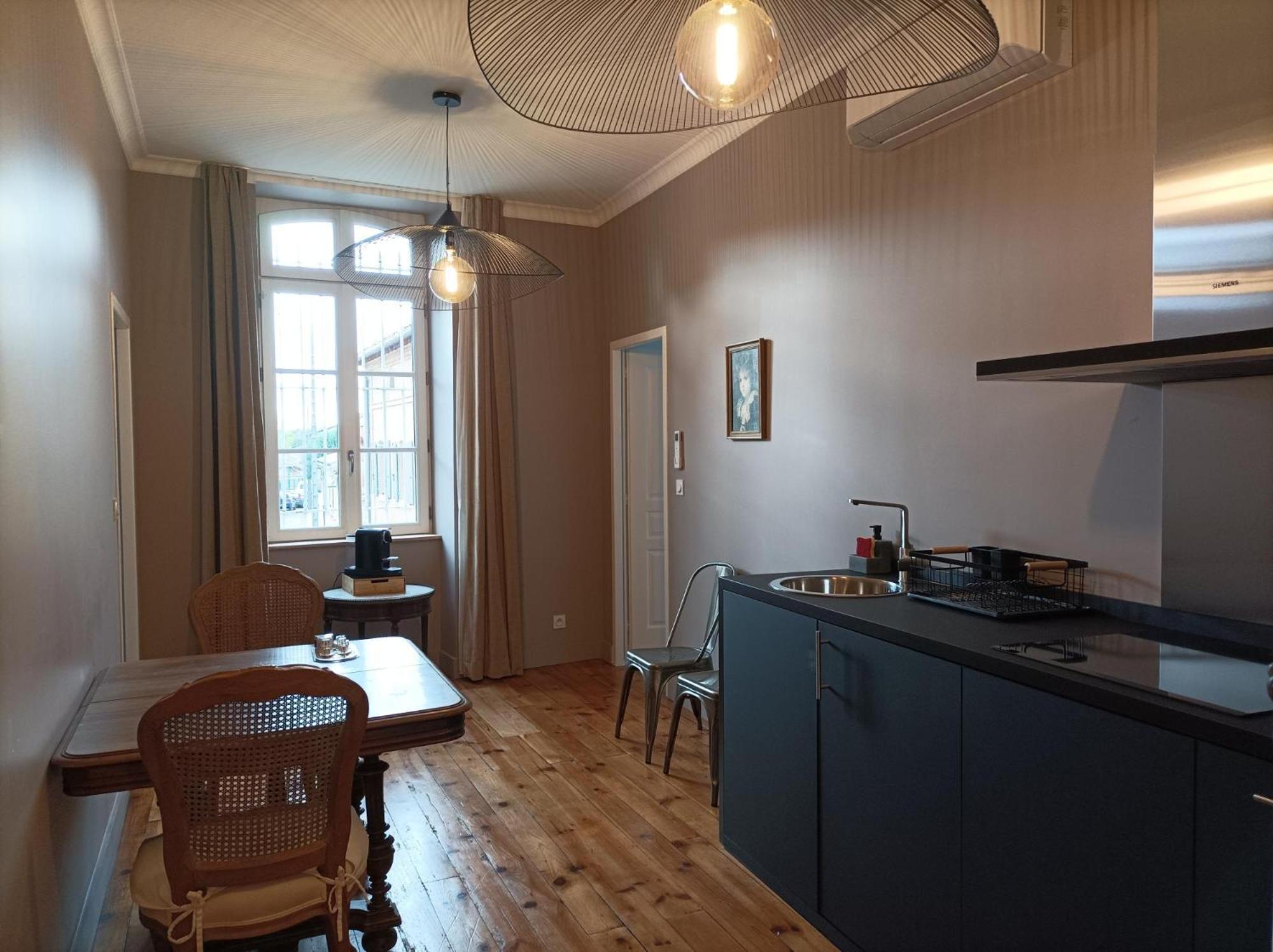 La Maison Du Soleil Appartement LʼIsle-Jourdain